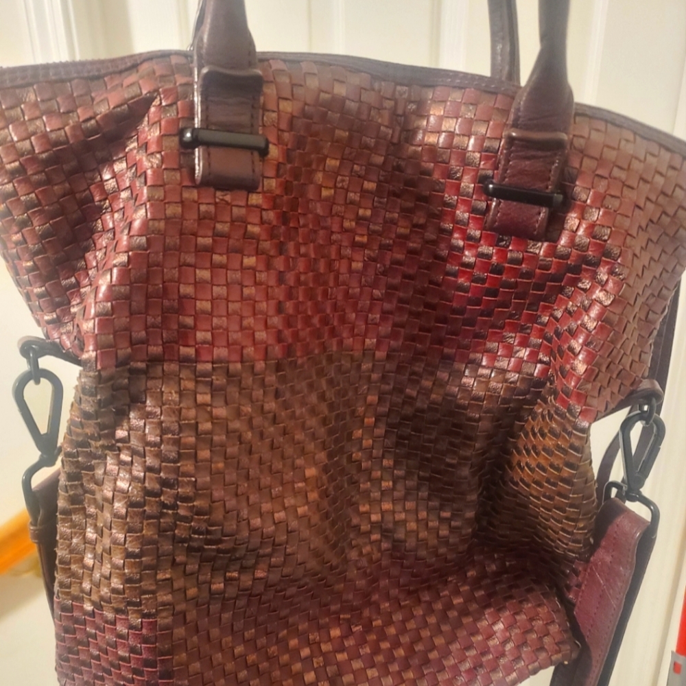 Elliott Lucca Leather woven purse